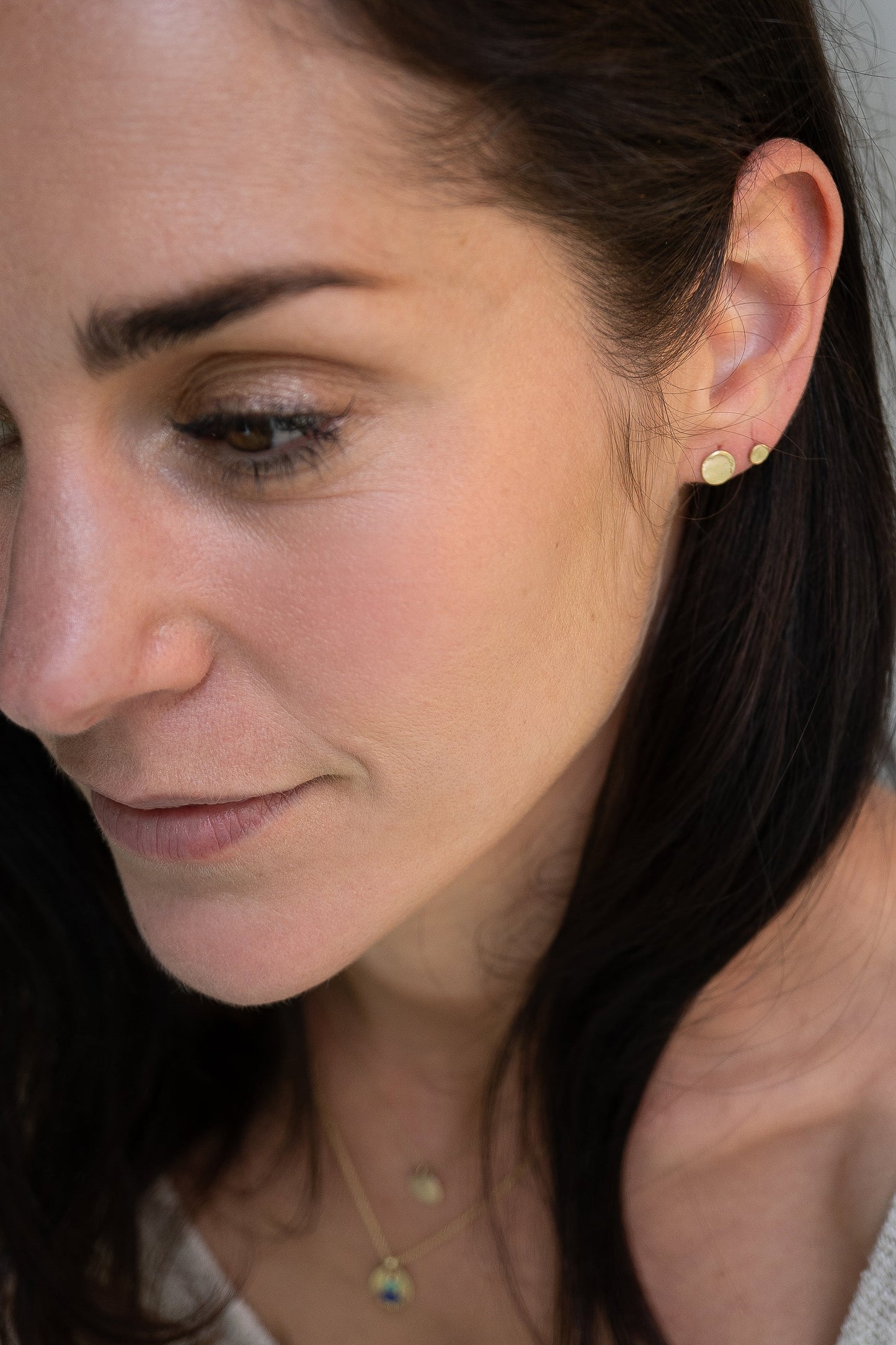 9 carat small selvedge studs