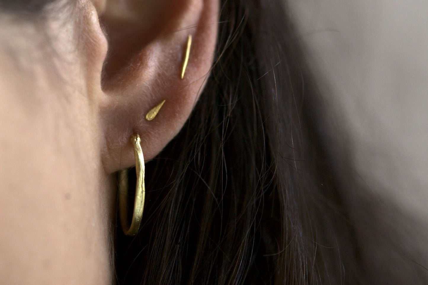 9 carat droplet studs