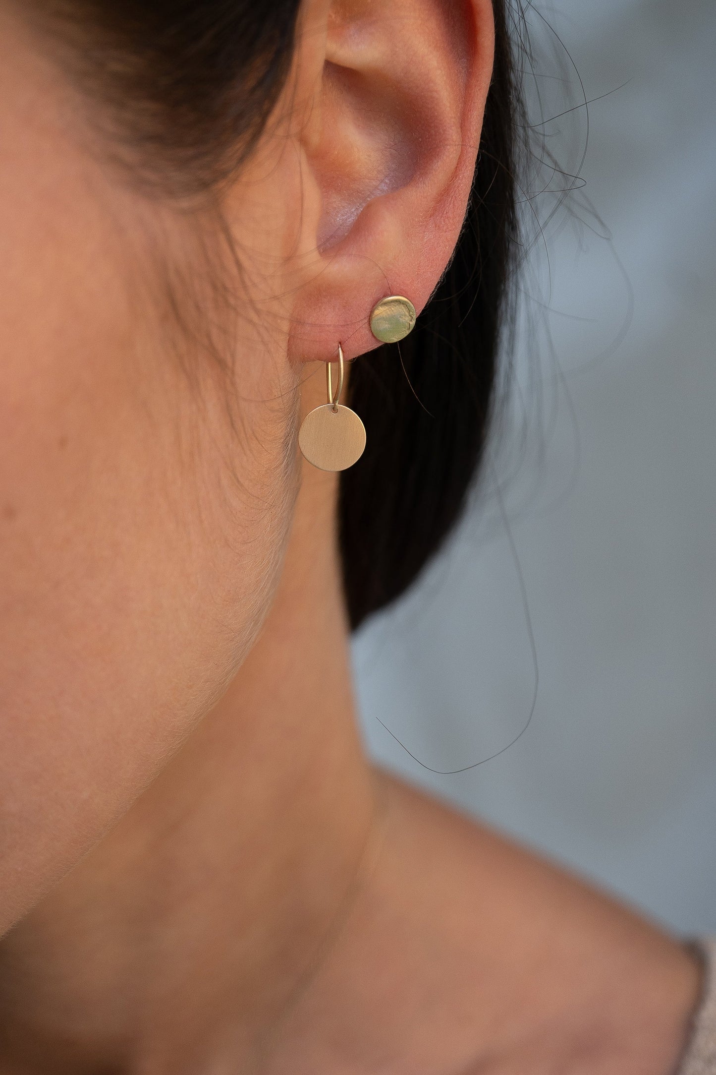 Pure Gold disc hook earirngs