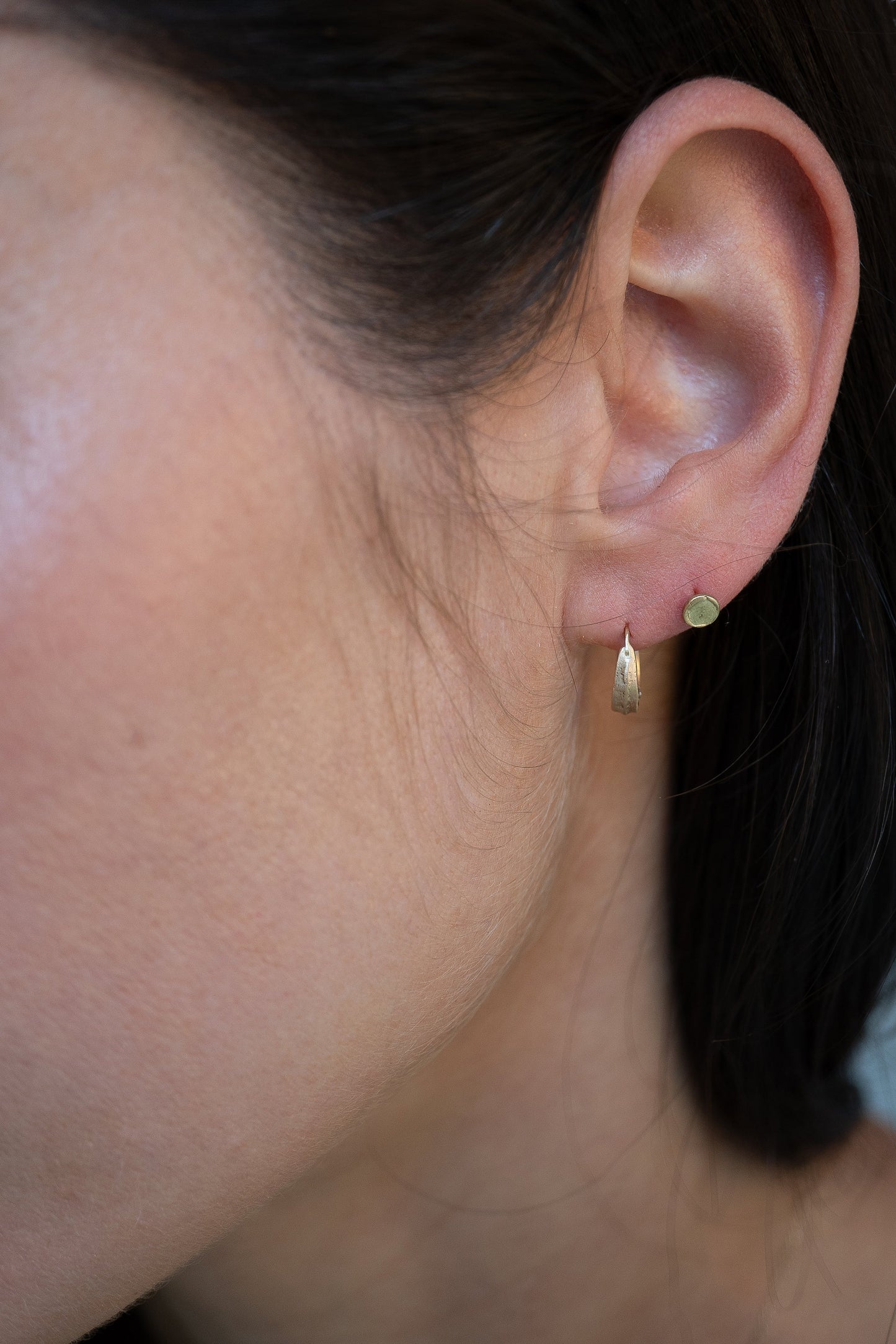 9 carat small selvedge studs